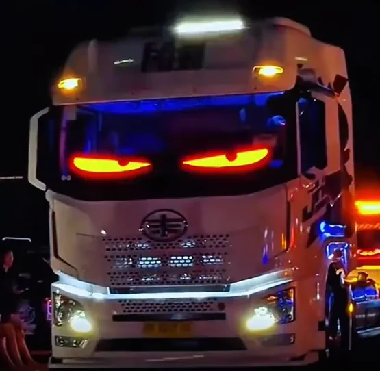 🔥Hot Sale 40% OFF🎁Colorful Eye Lamp Soft Screen for Car Windows