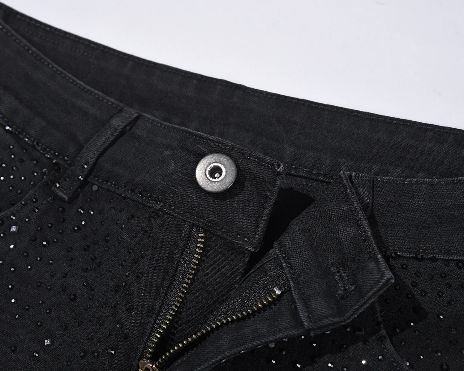💥Christmas Sale 40% OFF👖 Rhinestone Embellished Slim-Fit Black Denim Jeans - Stretch Comfort with Sparkling Waistband for a Dazzling Look 💎🖤 - Image 4