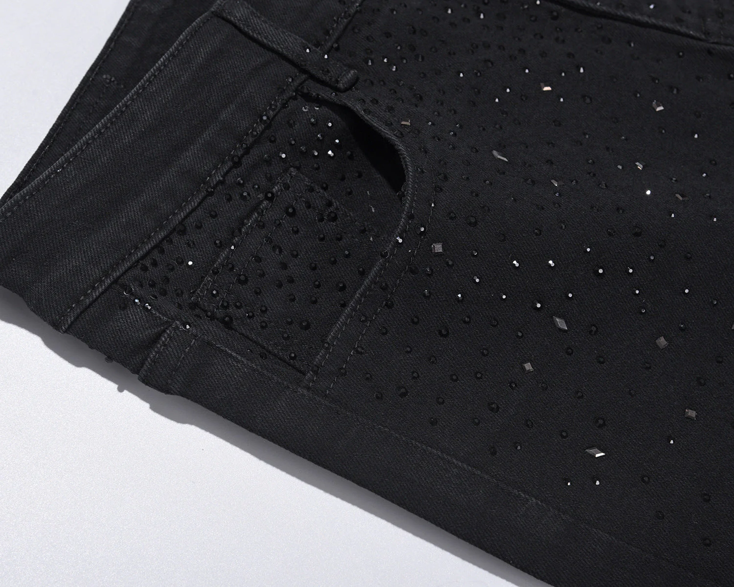 💥Christmas Sale 40% OFF👖 Rhinestone Embellished Slim-Fit Black Denim Jeans - Stretch Comfort with Sparkling Waistband for a Dazzling Look 💎🖤 - Image 5
