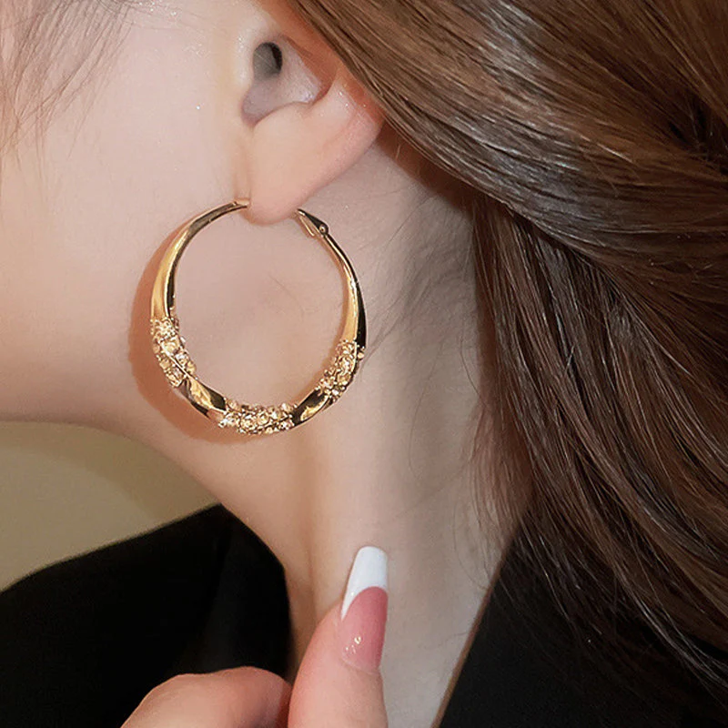 Luxury Twisted Rhinestone Earrings – Elegant, Sparkling & Timeless - Image 5